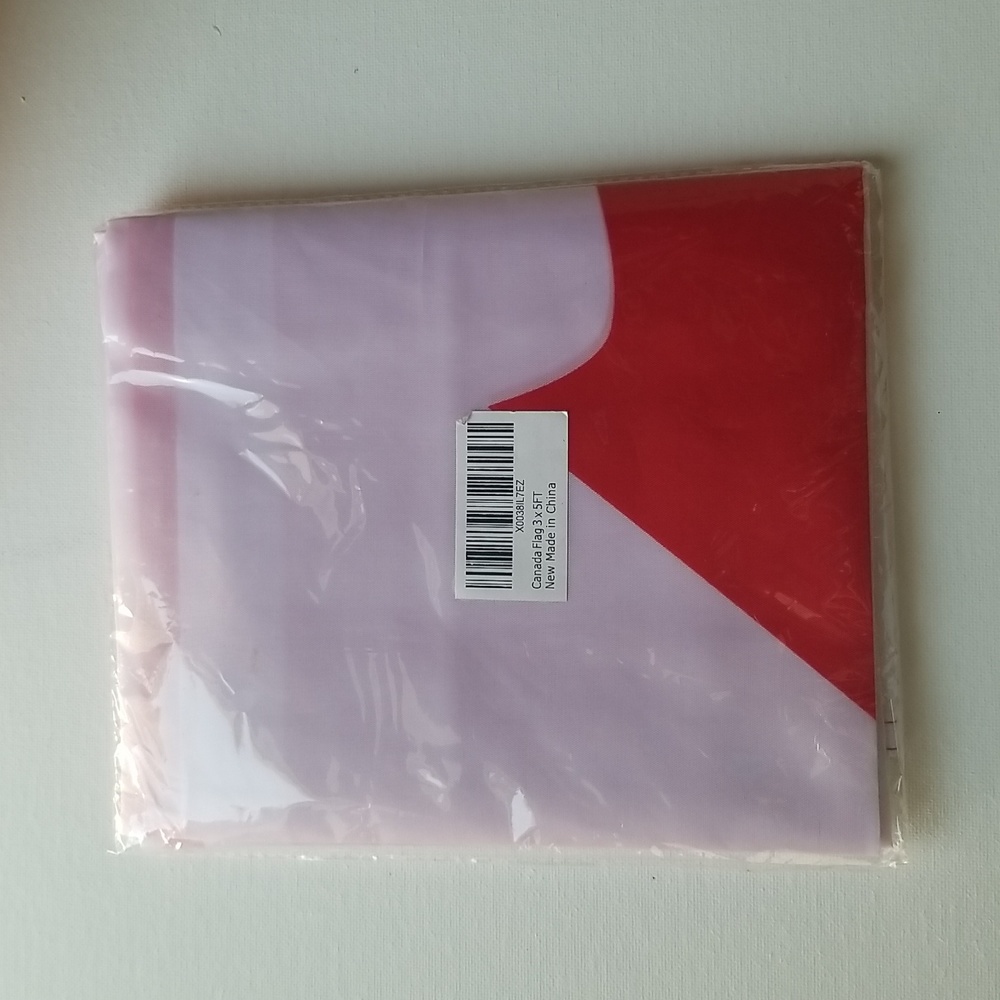 Canada flag 3 feet x5 feet nwot